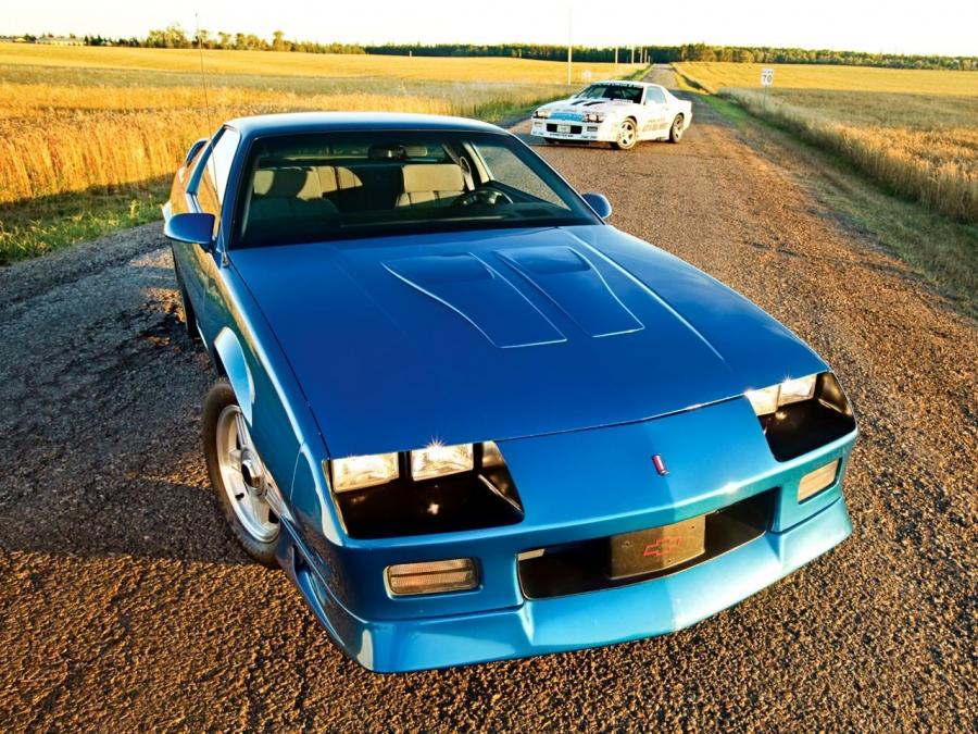  Chevrolet Camaro Z28 1LE 1991 года  (фото 5 из 7)